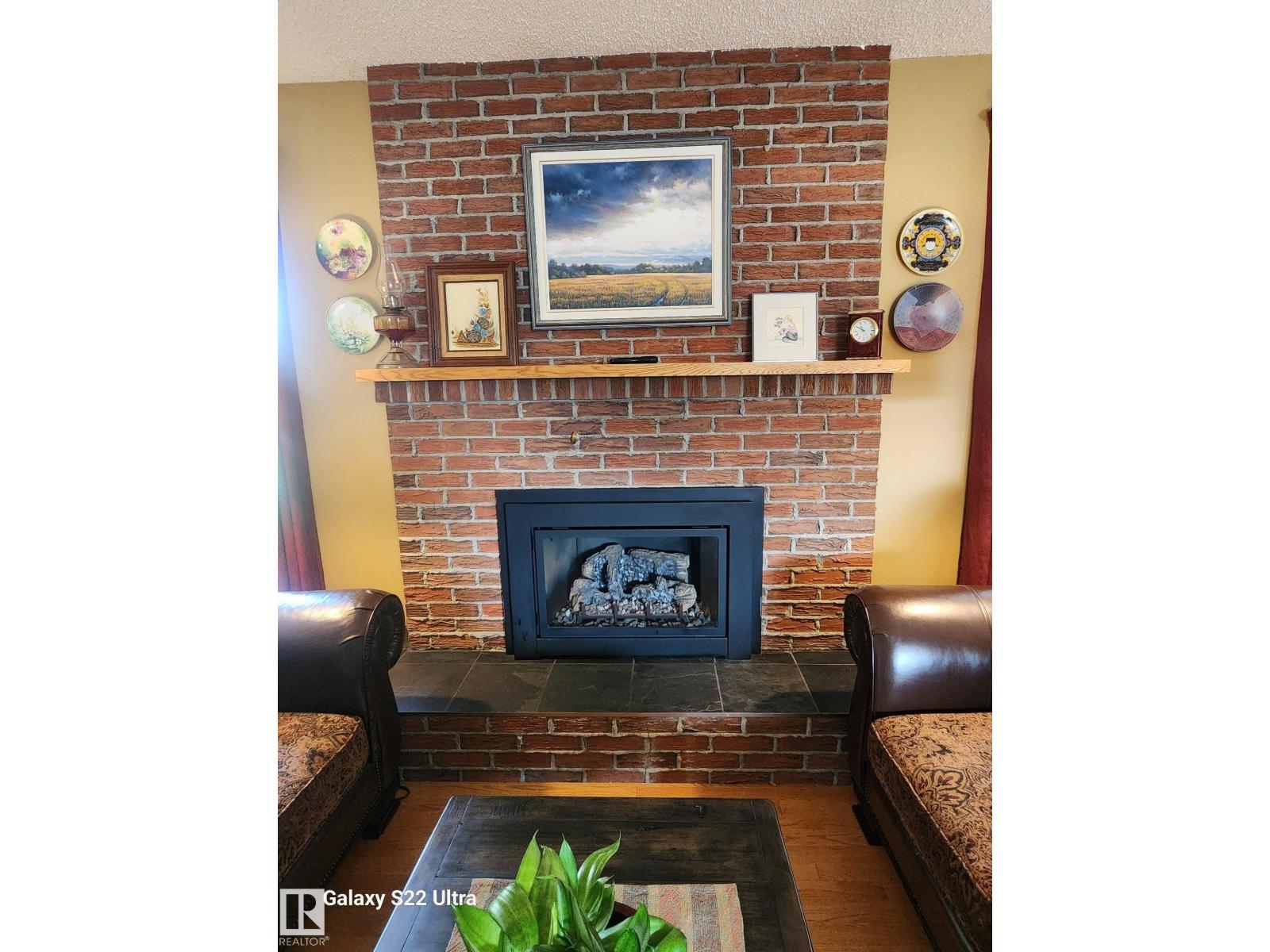 4419 43 AV — photo 28
