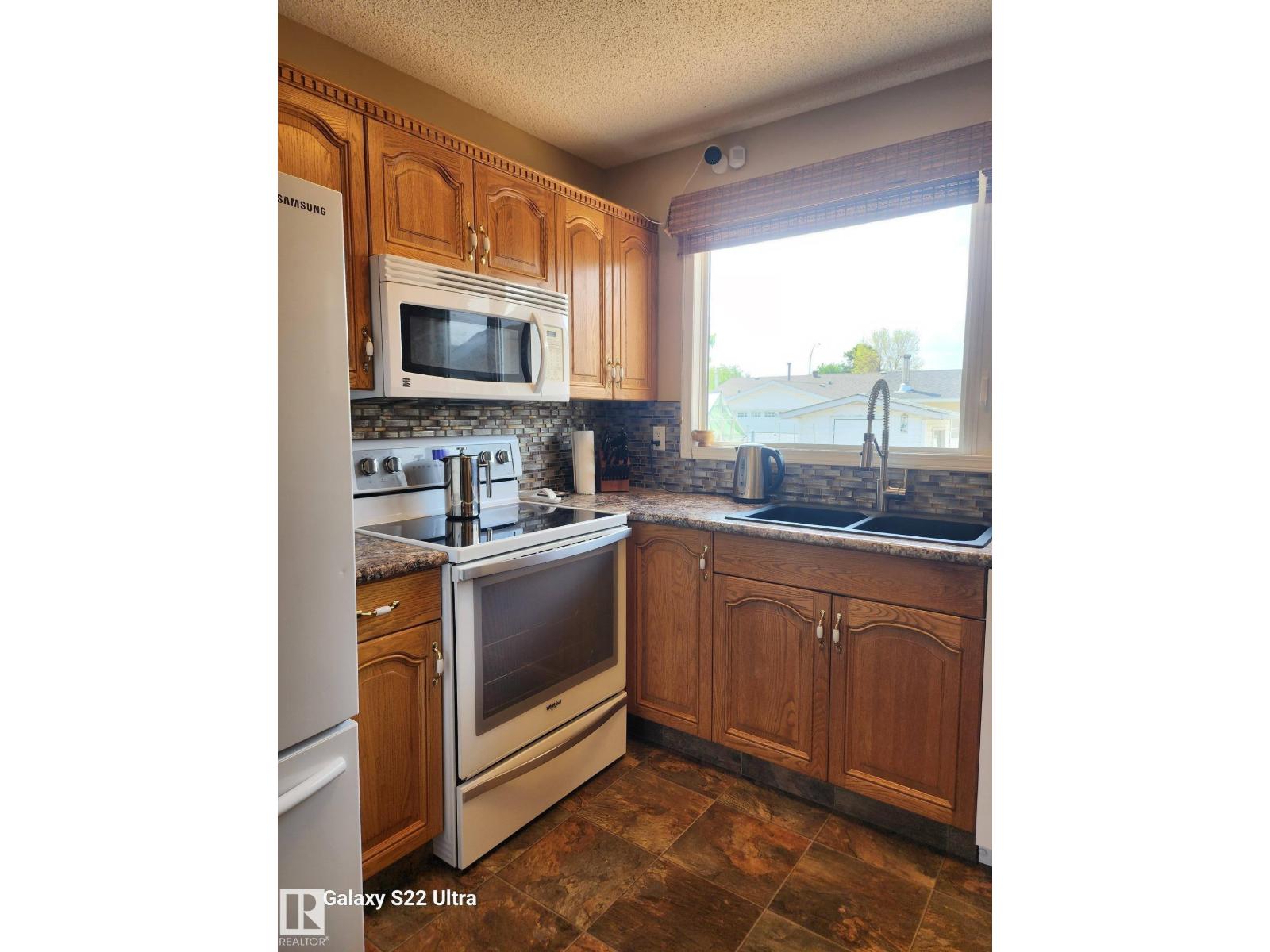 4419 43 AV — photo 31