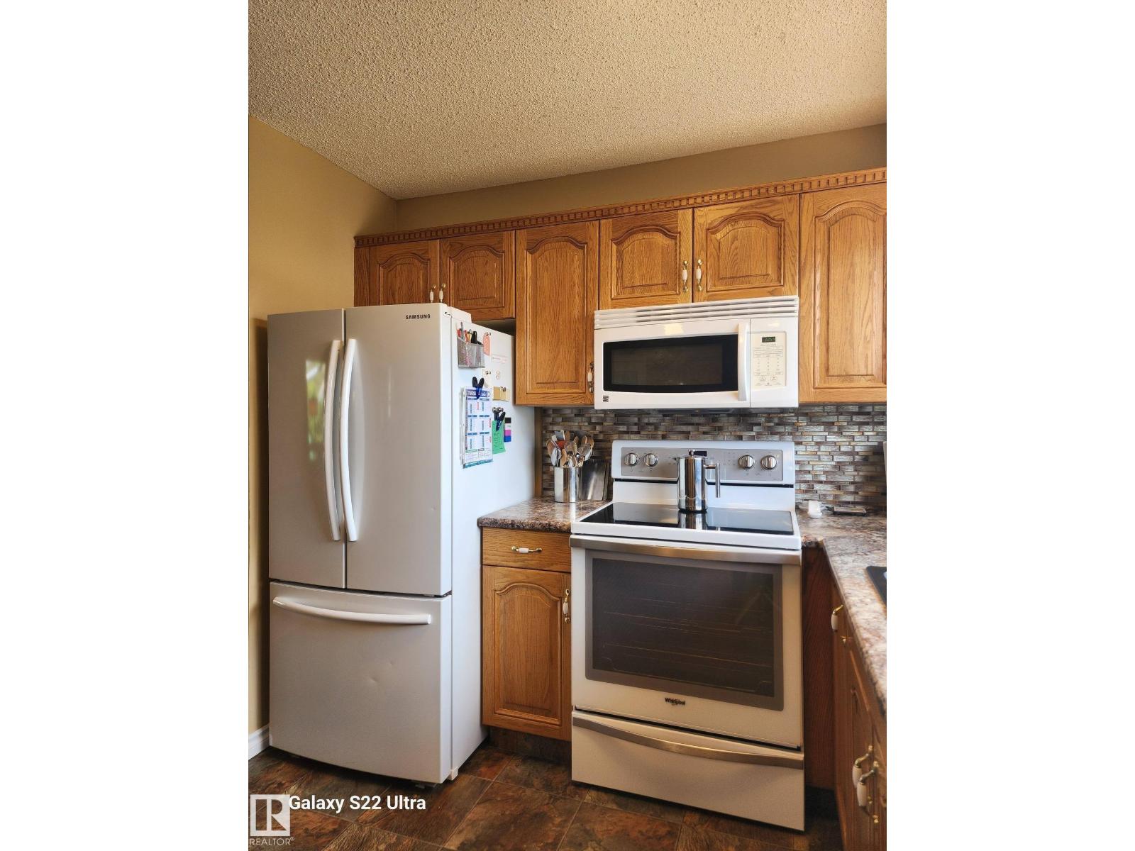 4419 43 AV — photo 32