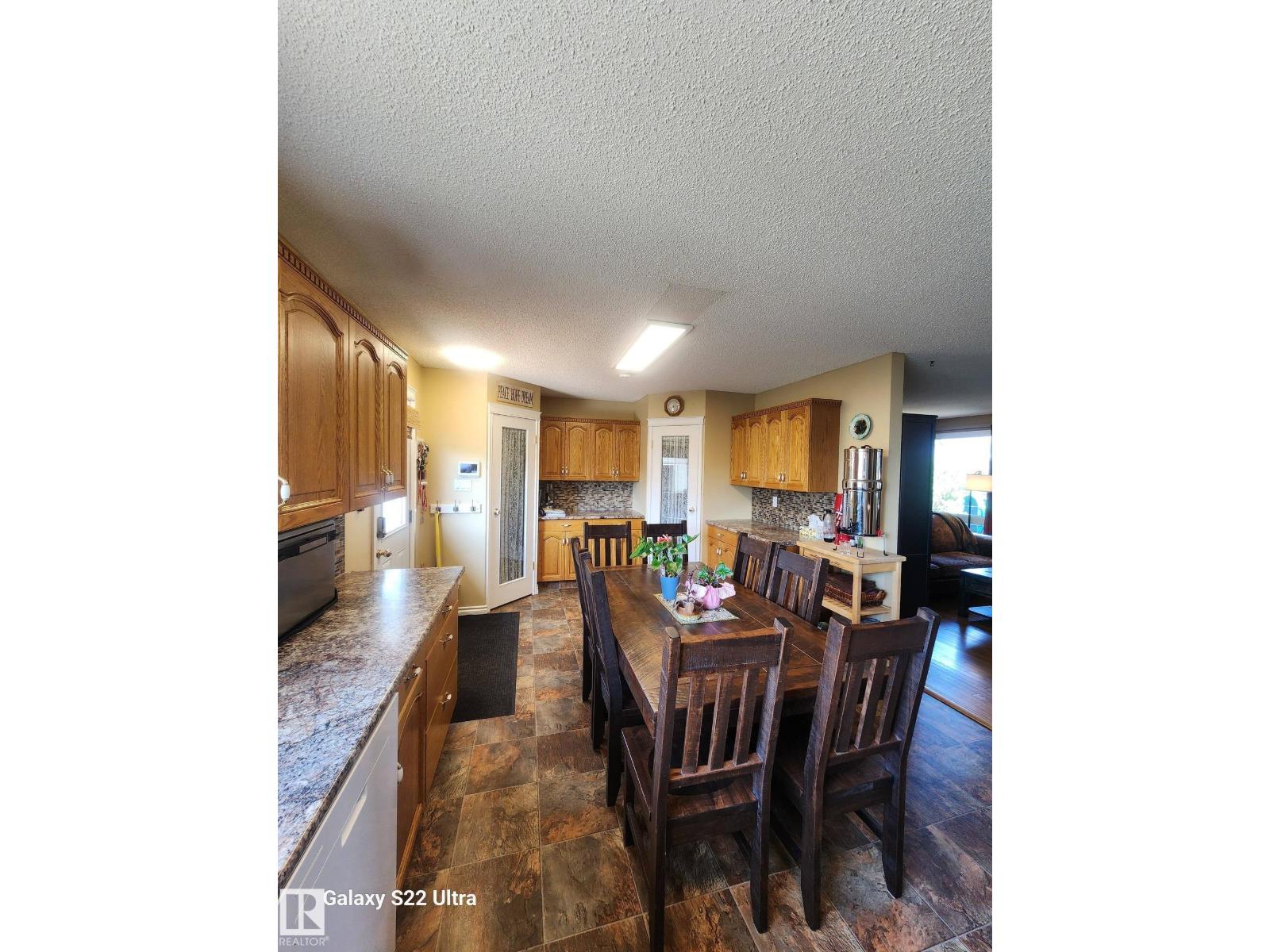 4419 43 AV — photo 33