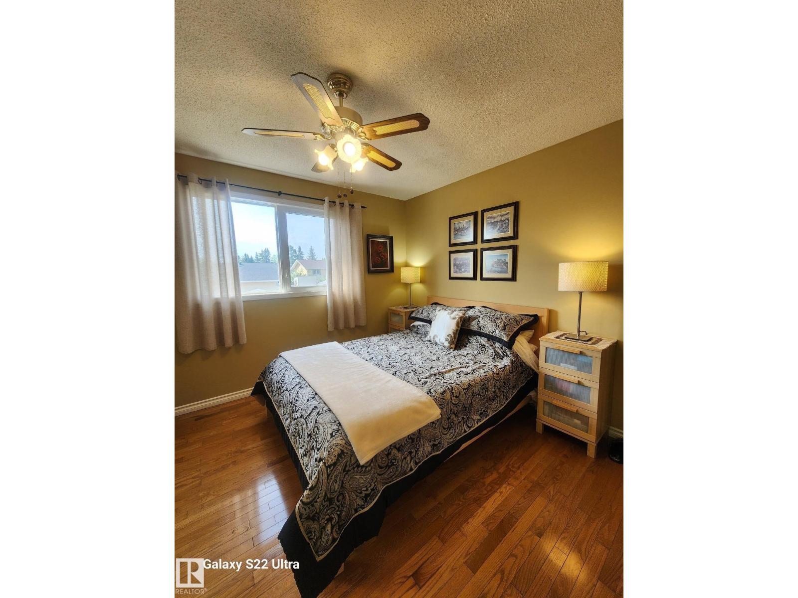 4419 43 AV — photo 41