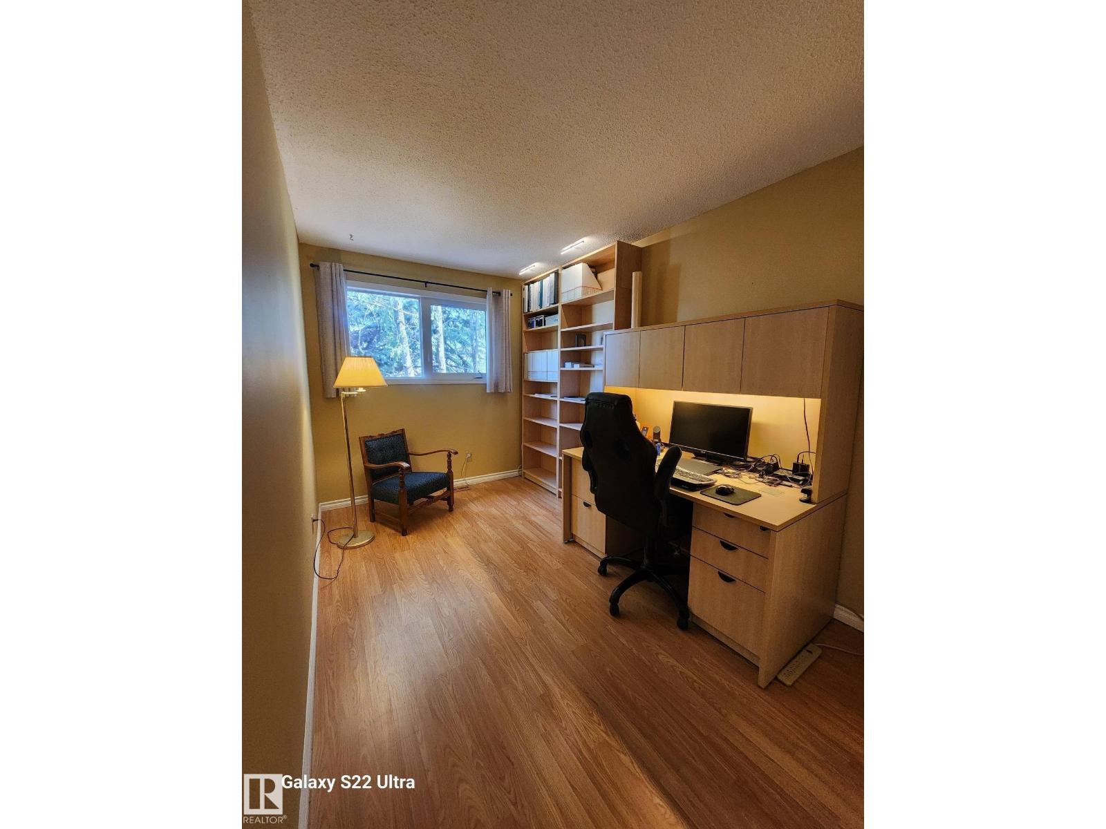 4419 43 AV — photo 46