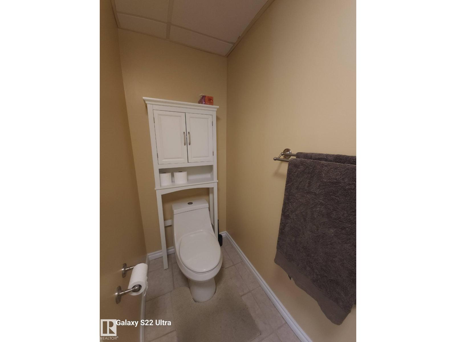 4419 43 AV — photo 50