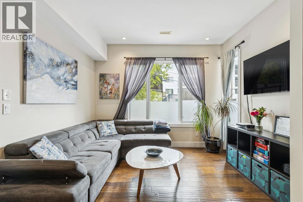 #2 1728 27 Avenue SW - 7