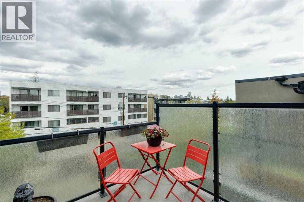 #2 1728 27 Avenue SW - 30