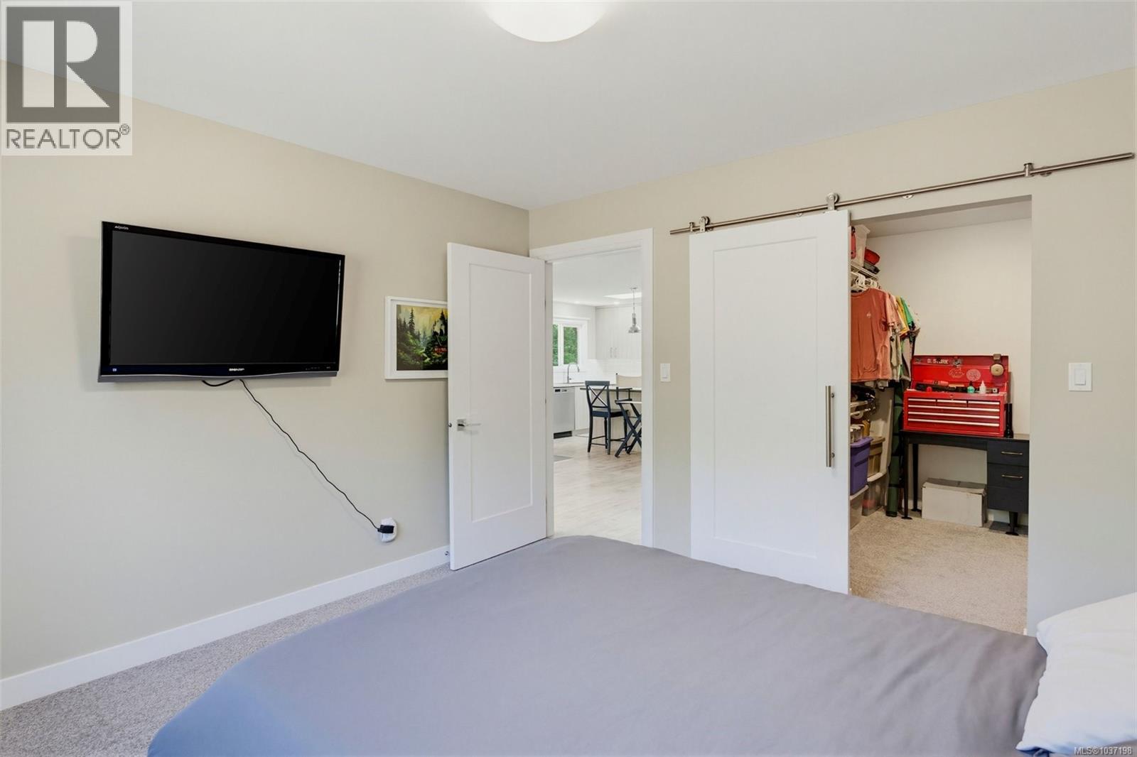  10 Hartland Avenue, Saanich