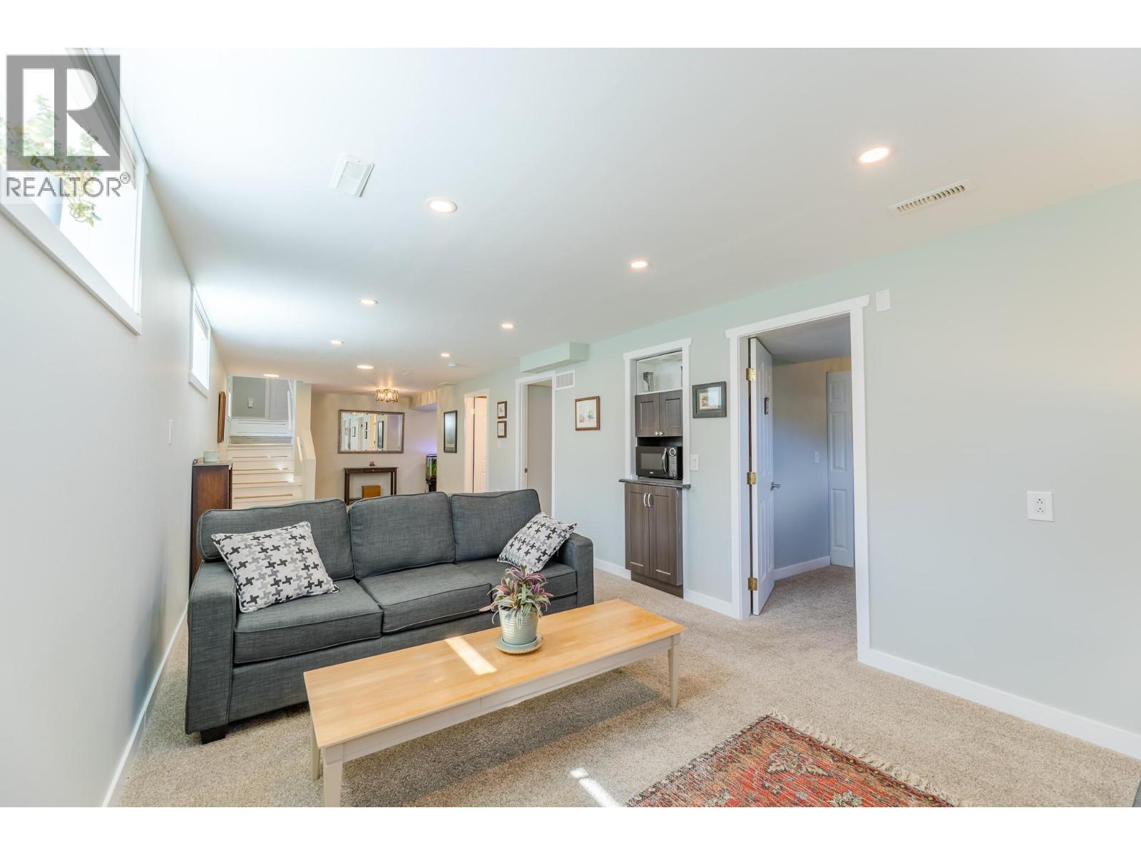  10105 Prairie Valley Road, Summerland