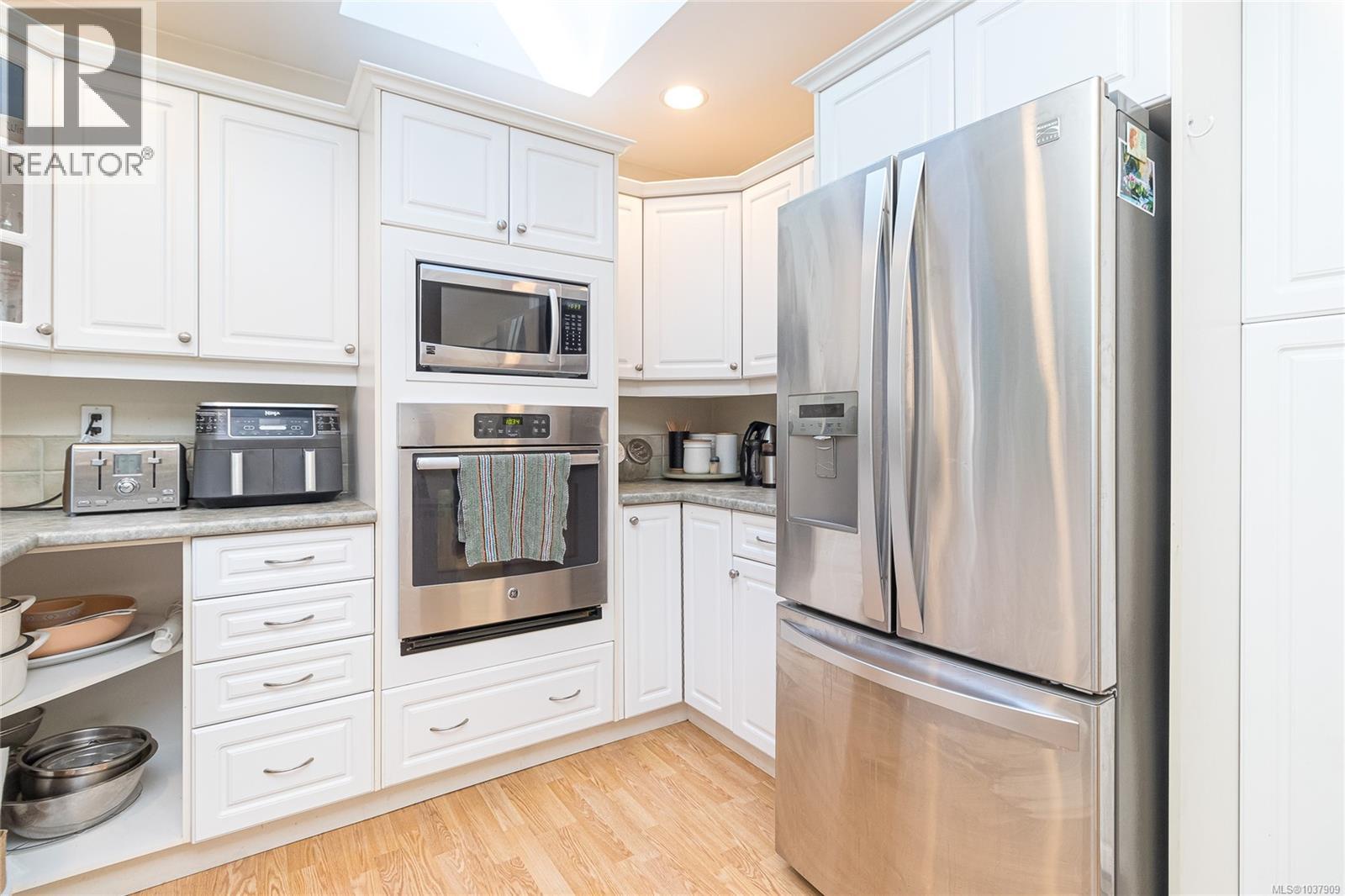  4343 Emily Carr Drive, Saanich