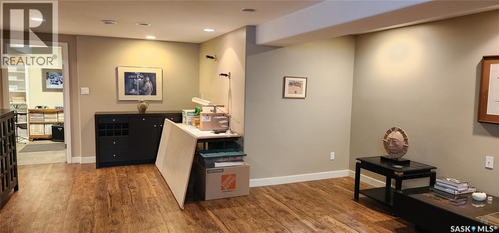 434 Ash STREET E - 27
