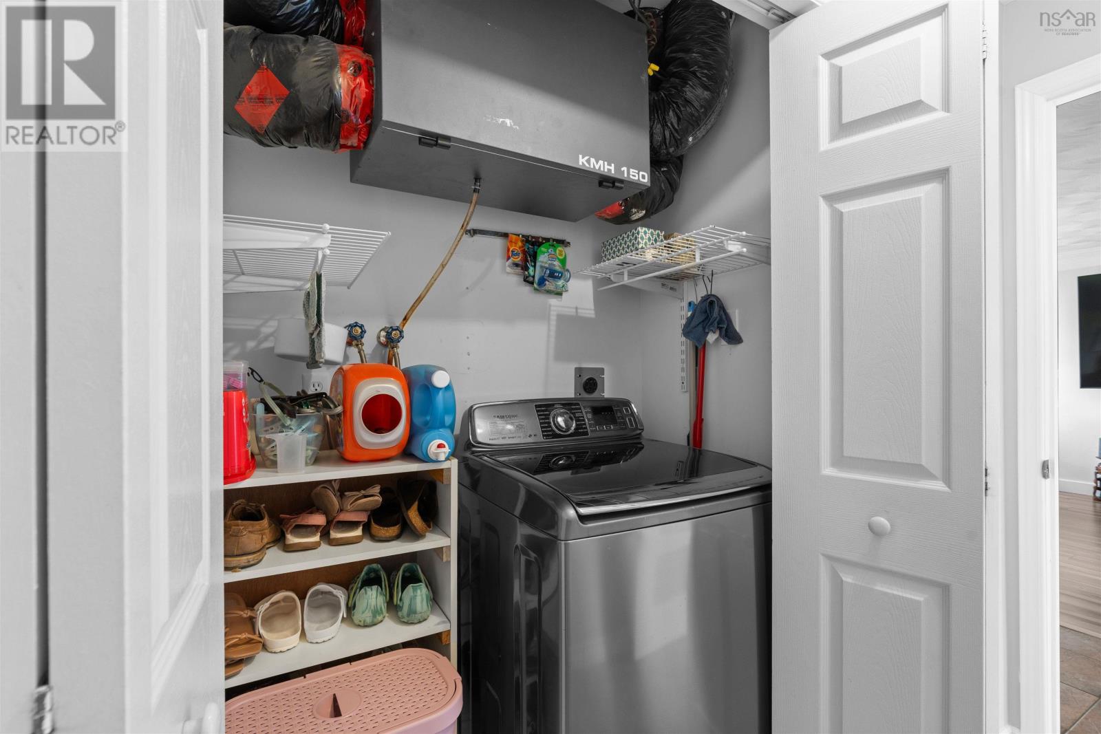 108 Lancaster Drive - 44