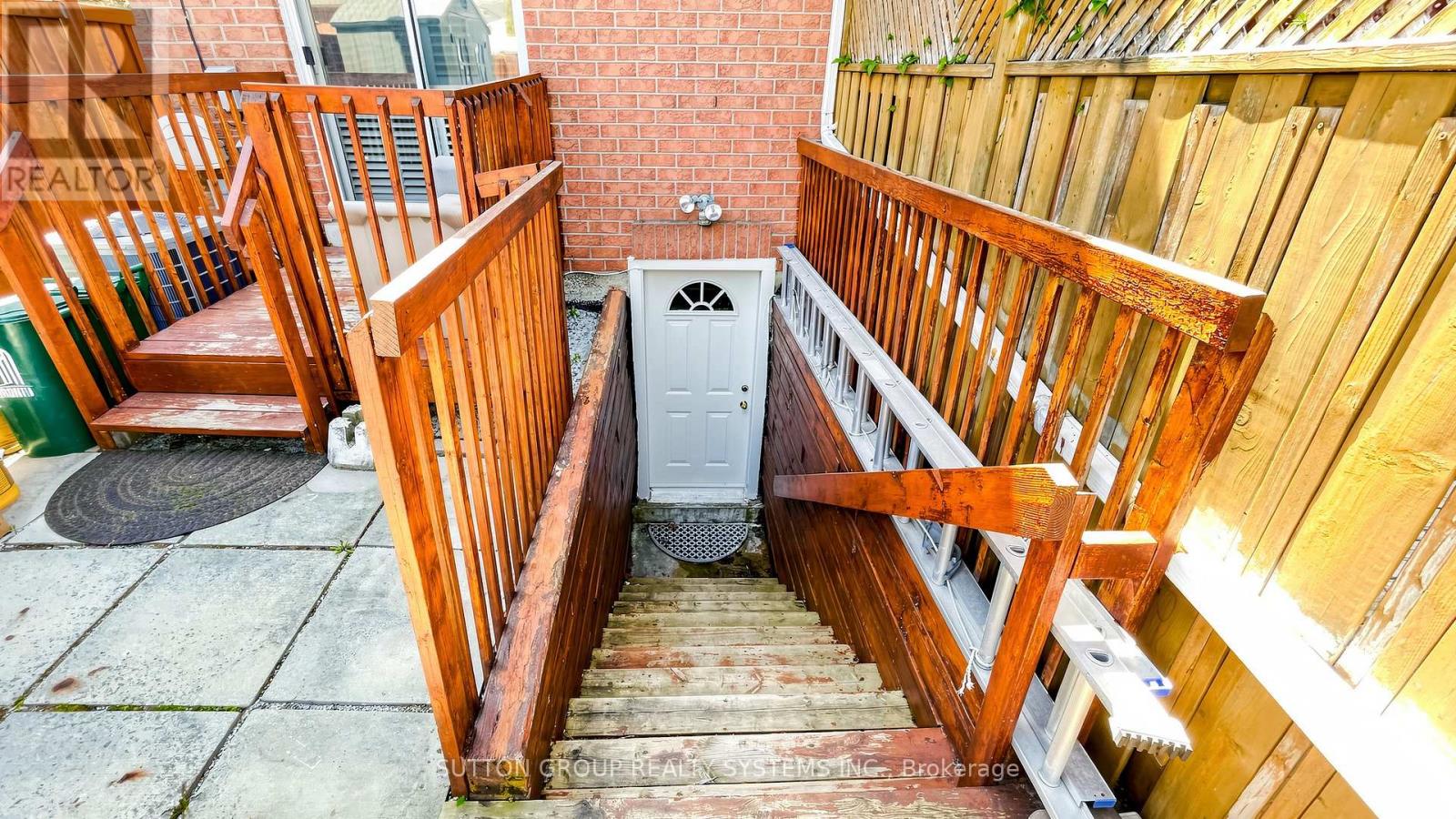 2138 EGLINTON AVENUE W - 31