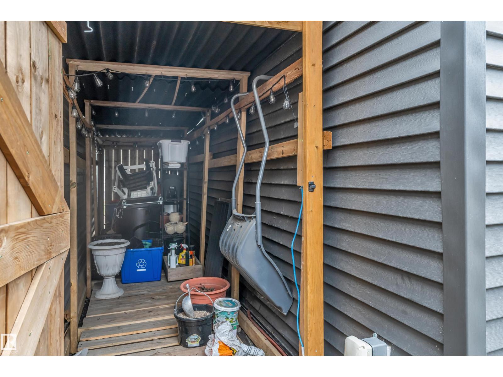 2652 Maple Way NW - 54