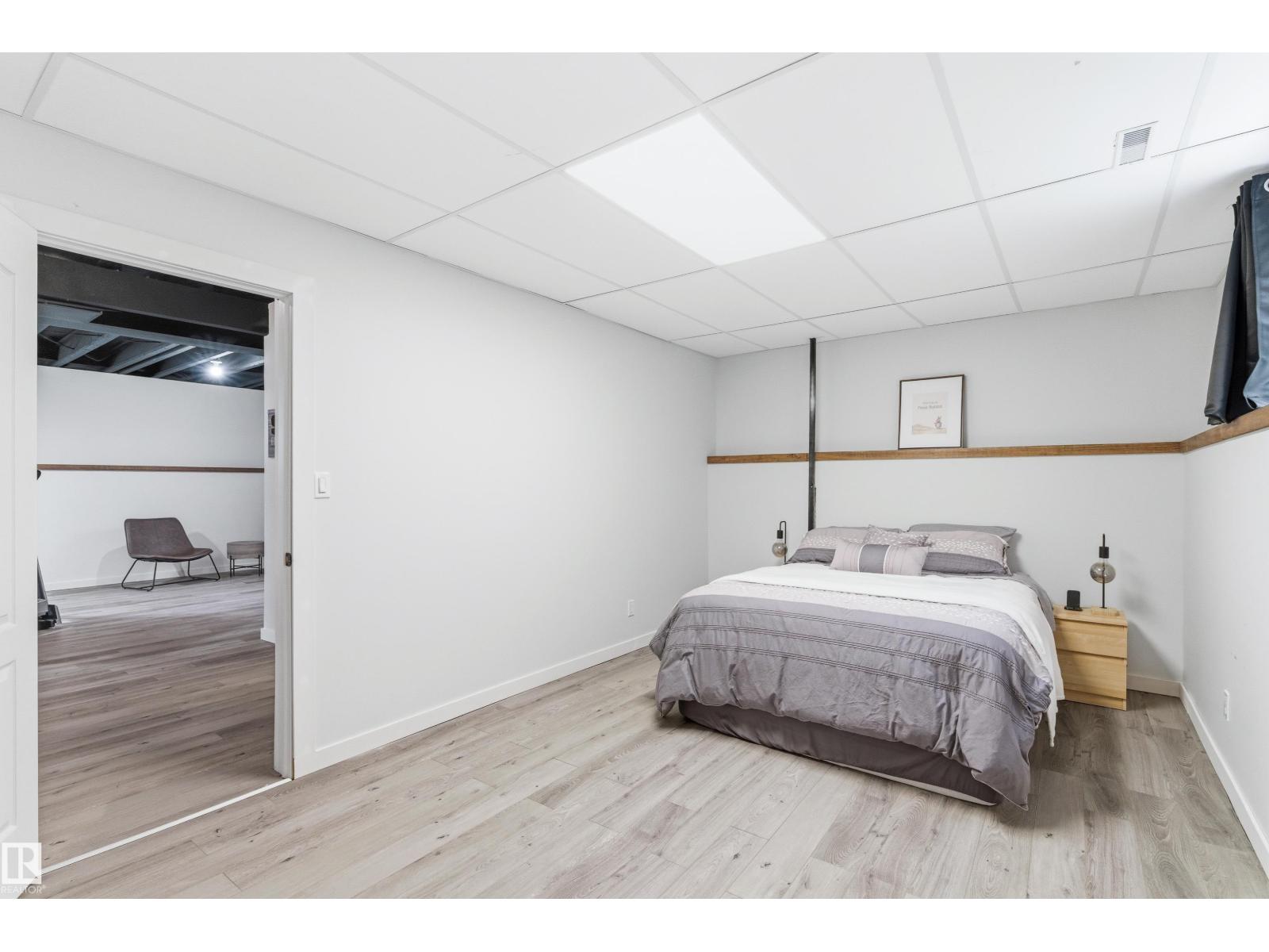 4847 152 AV NW - 31