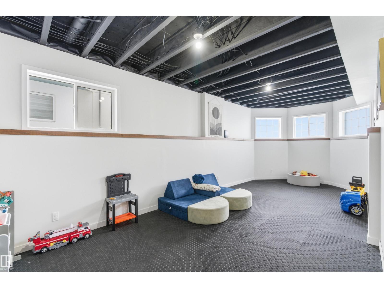 4847 152 AV NW - 38