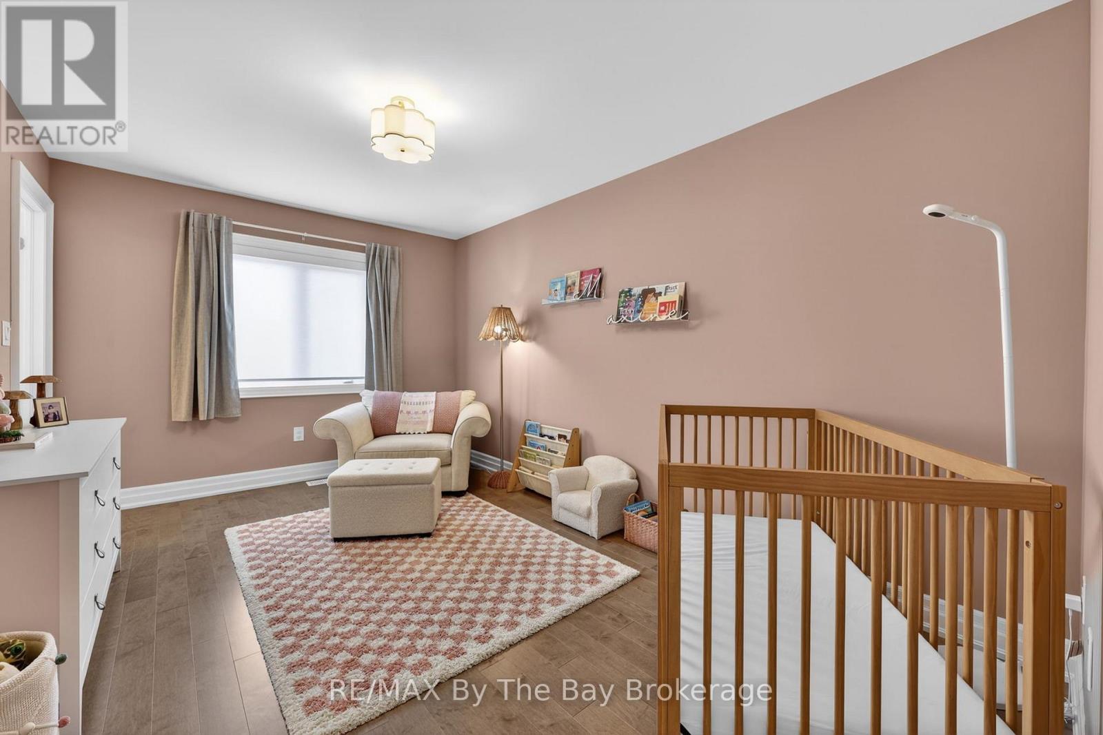 167 ROSANNE CIRCLE - 25