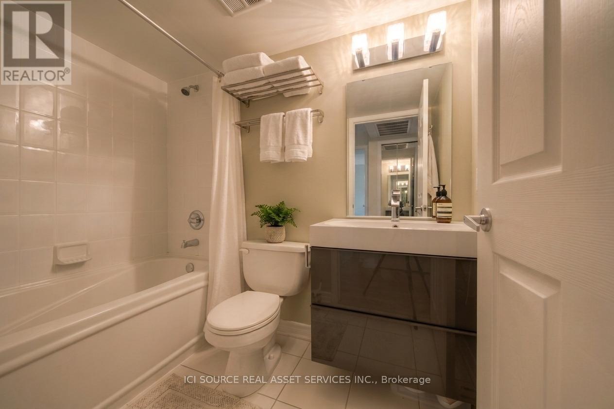 #203 19 BARBERRY PLACE - 7