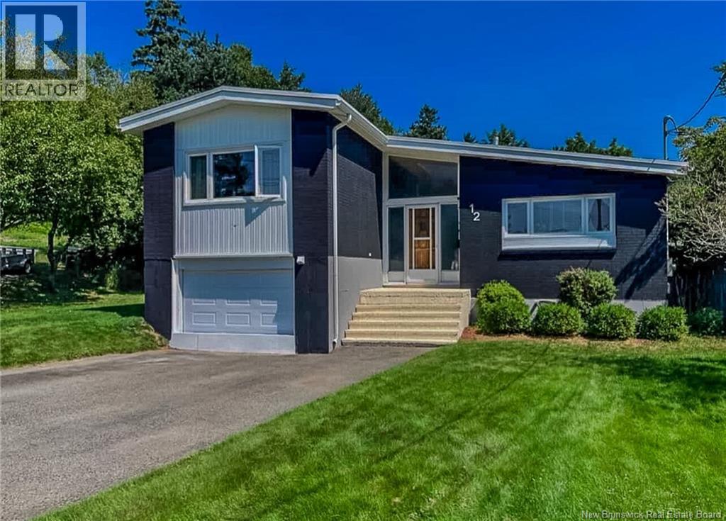 12 Grant Crescent - 1