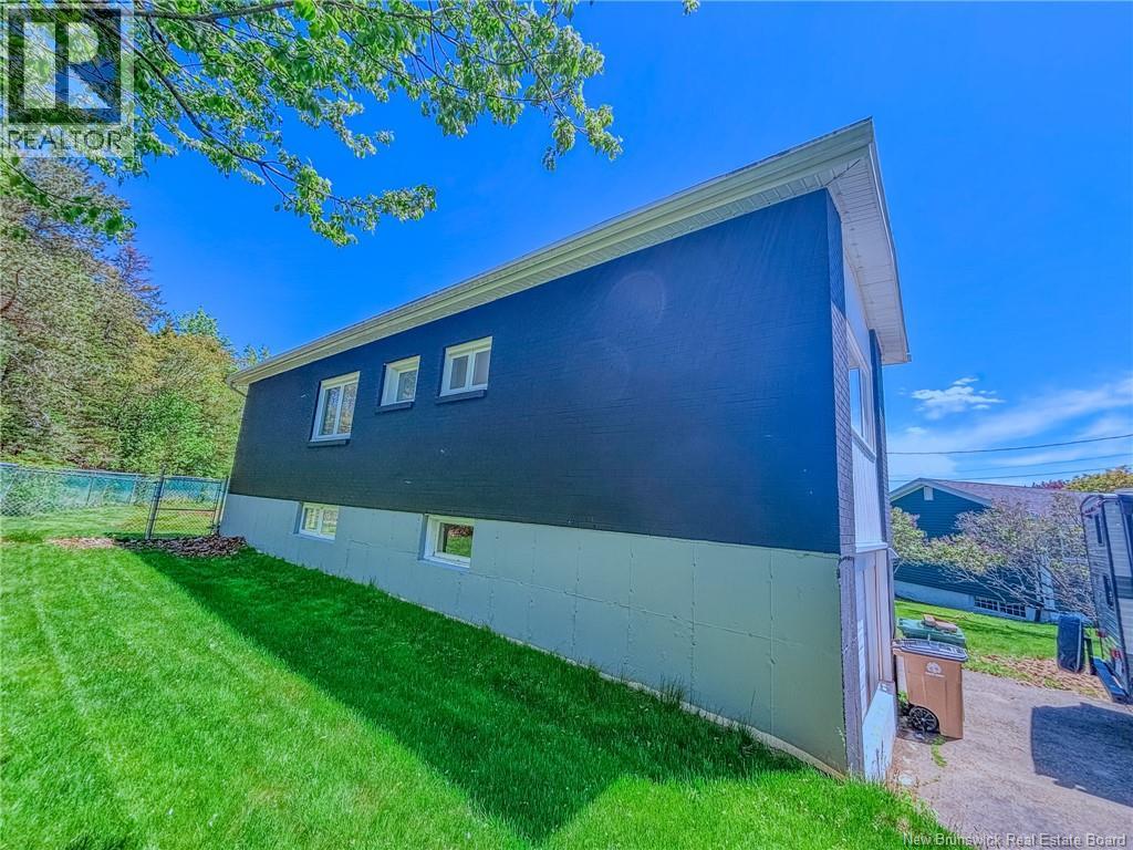 12 Grant Crescent - 4