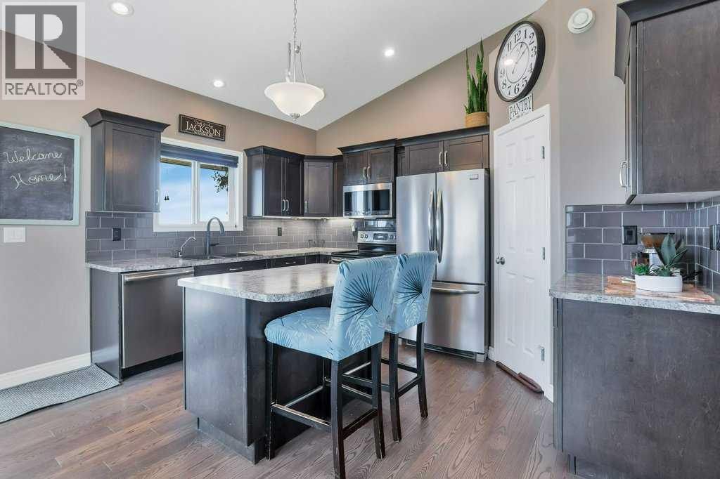 4614 58 Avenue - 7