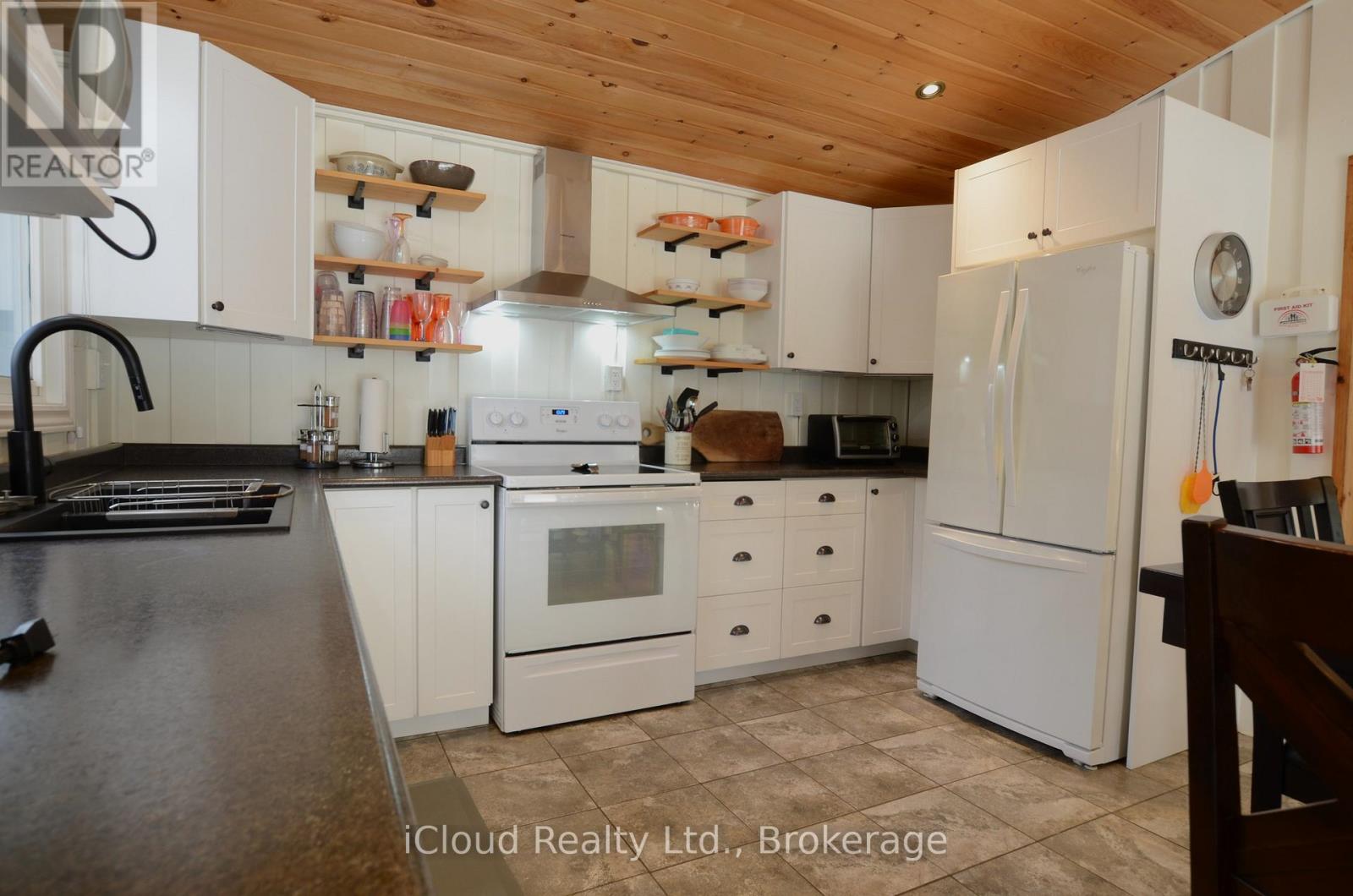 20 ROBERVAL CIRCLE - 9
