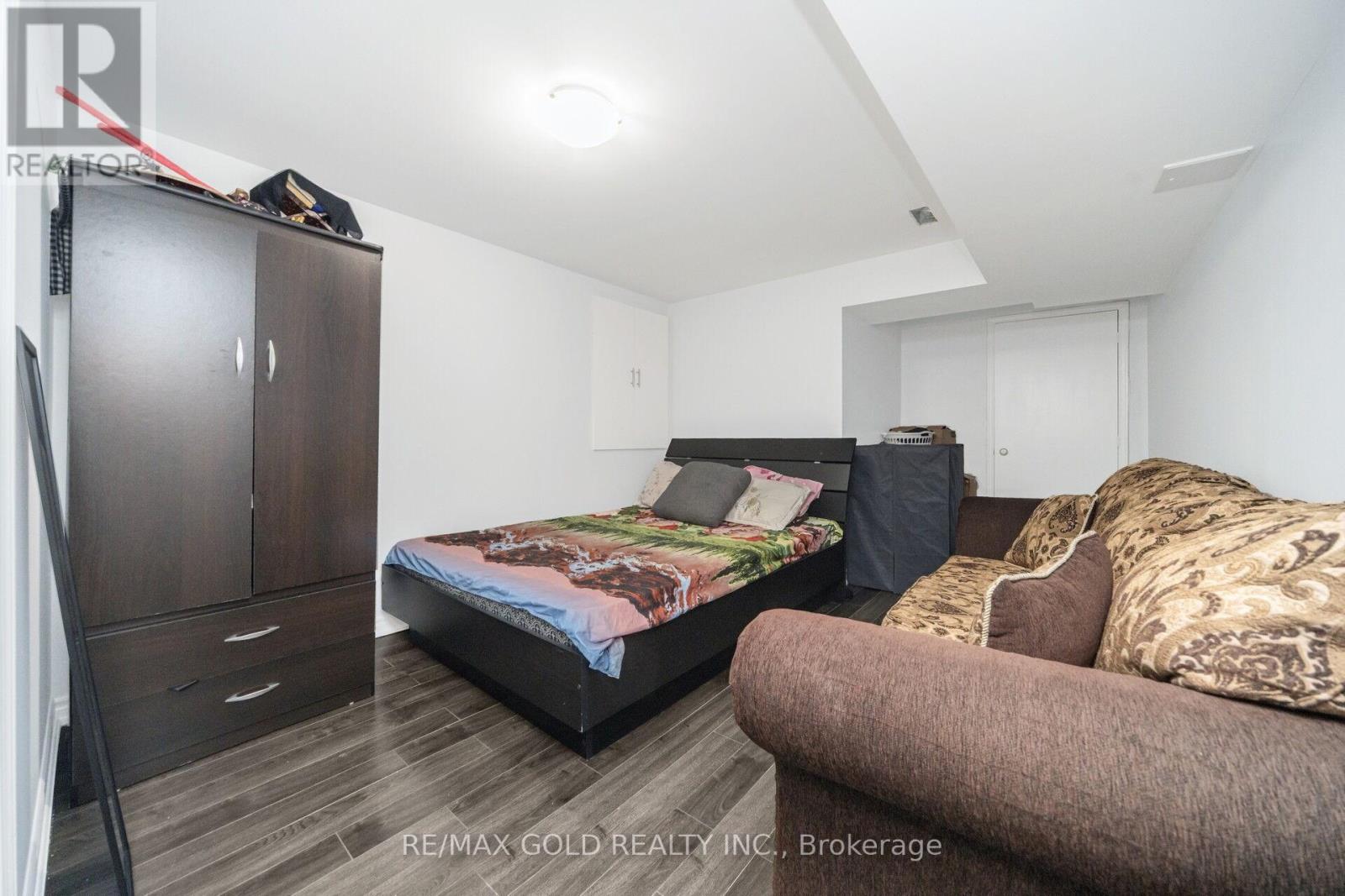 30 GROVER ROAD - 32