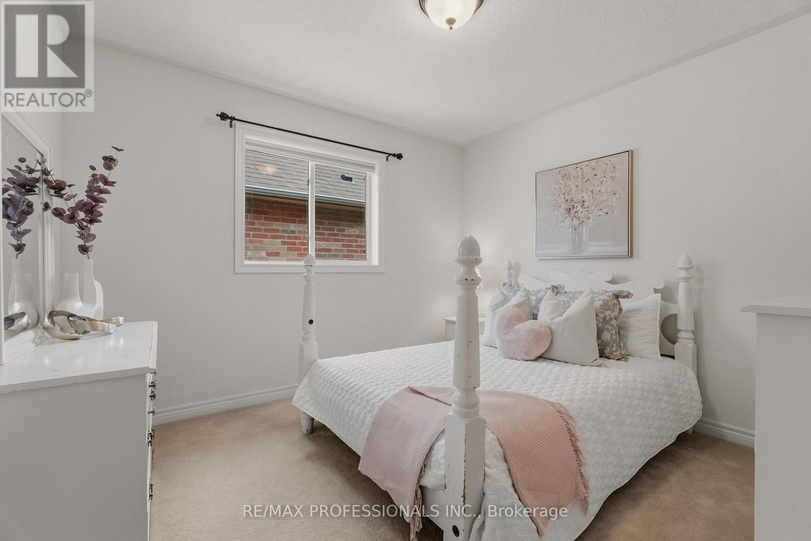 73 NORTH RIDGE CRESCENT - 36