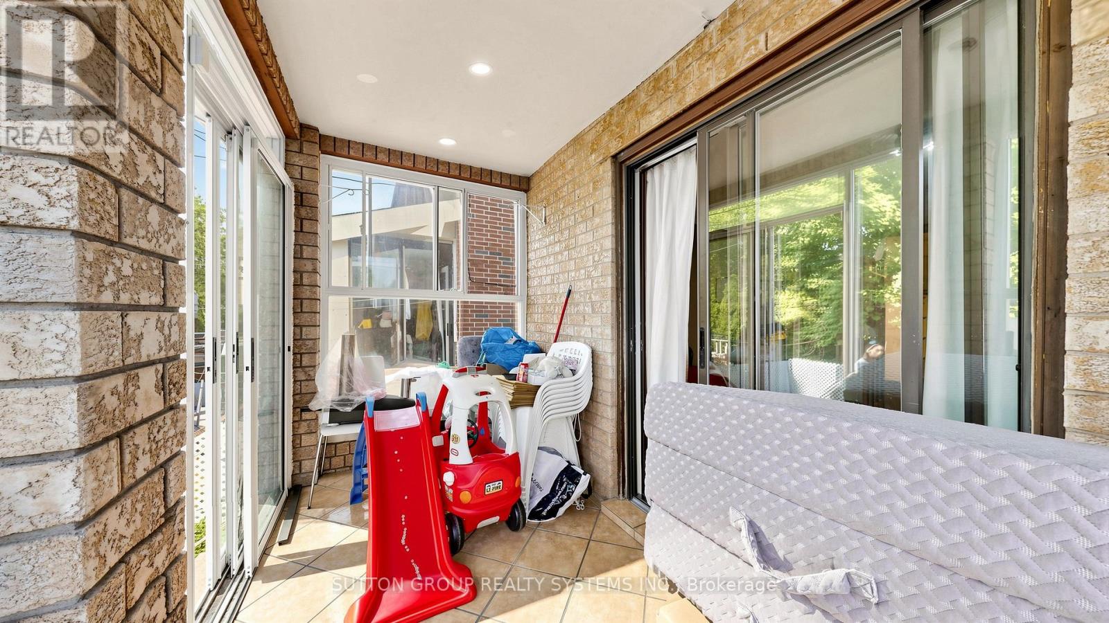 289D BARTLETT AVENUE - 11