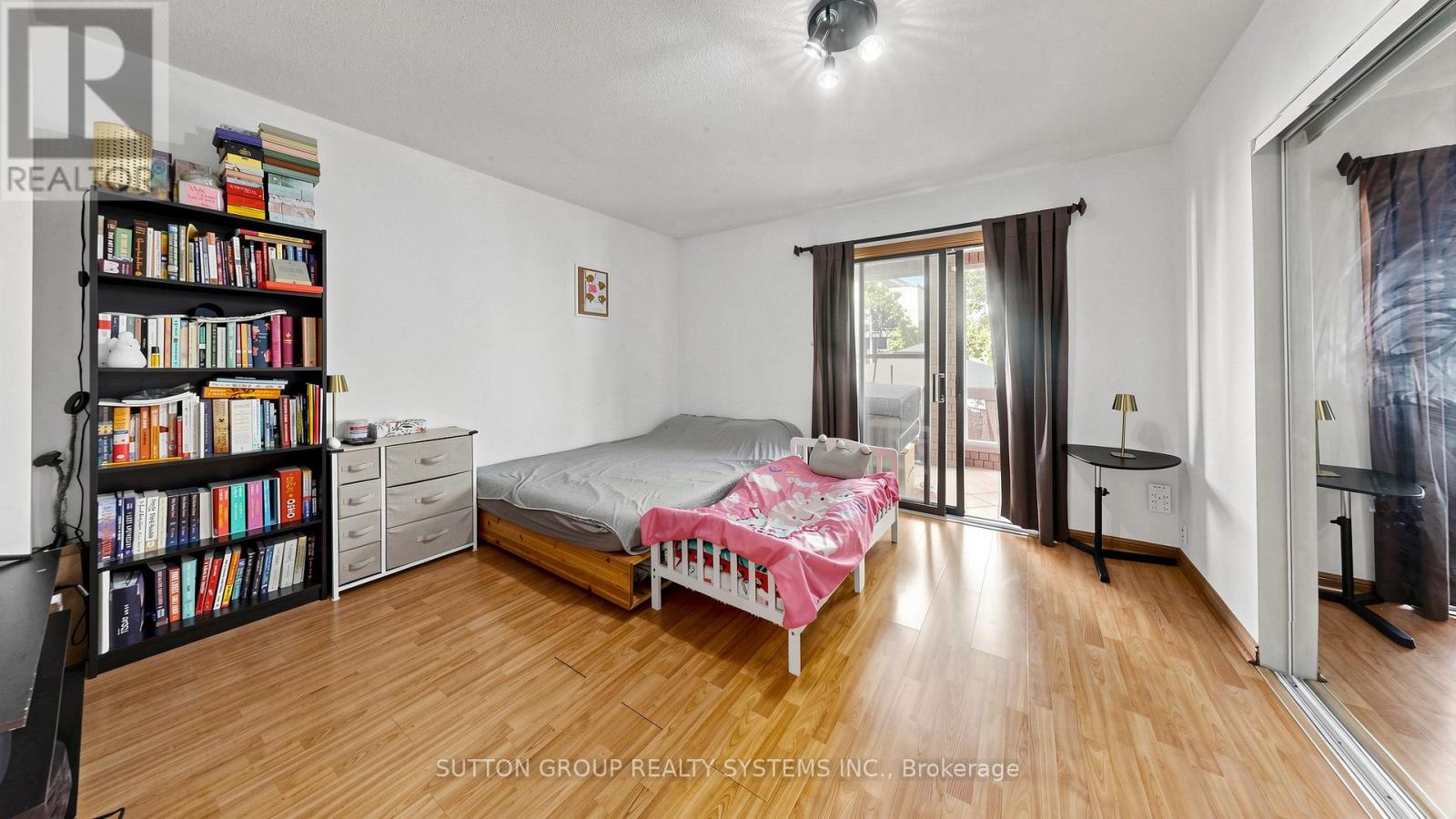 289D BARTLETT AVENUE - 7