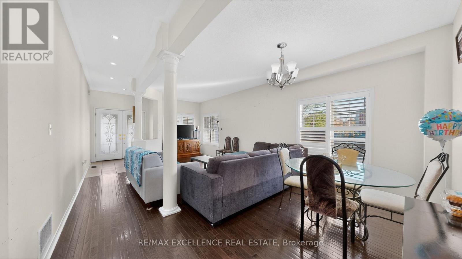 13 LILLIAN CRESCENT - 10