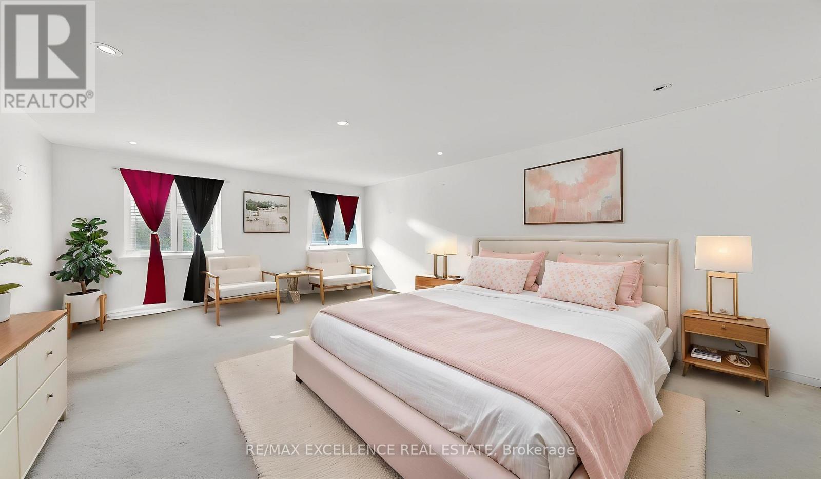 13 LILLIAN CRESCENT - 15