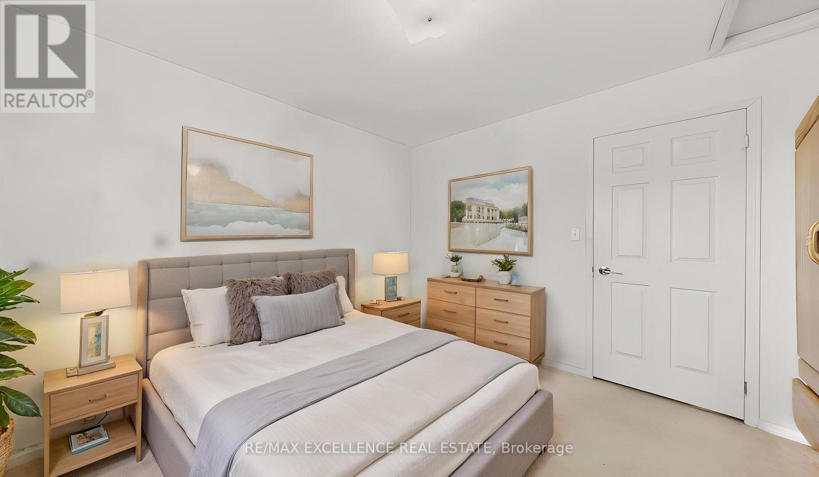 13 LILLIAN CRESCENT - 18