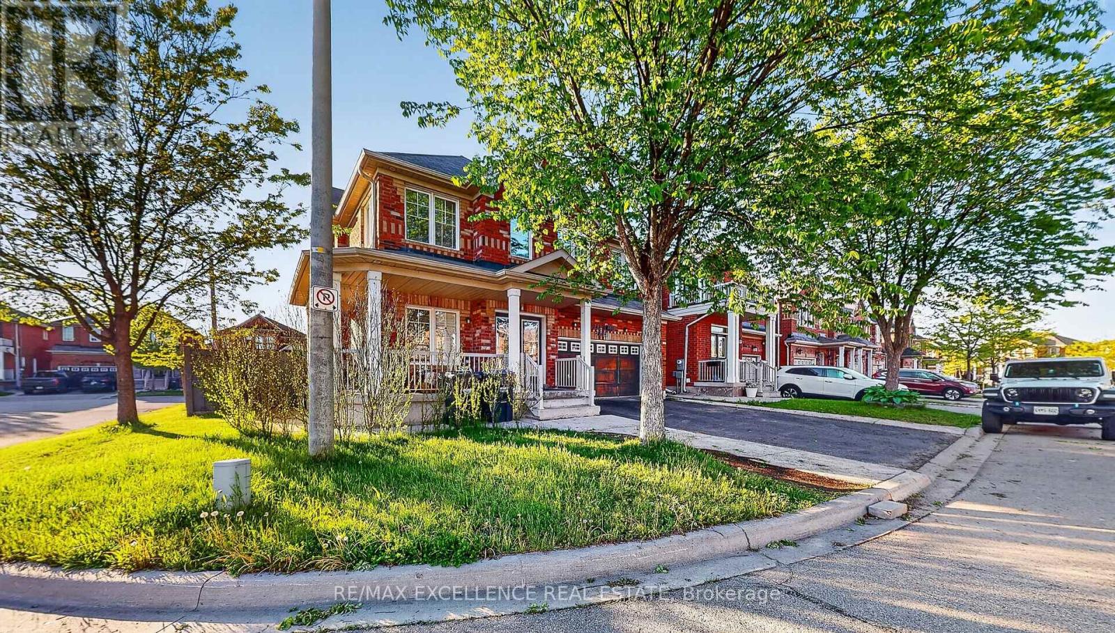 13 LILLIAN CRESCENT - Image 2