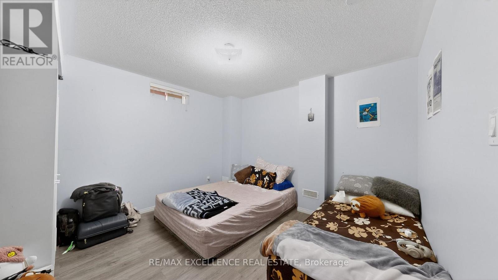 13 LILLIAN CRESCENT - 29