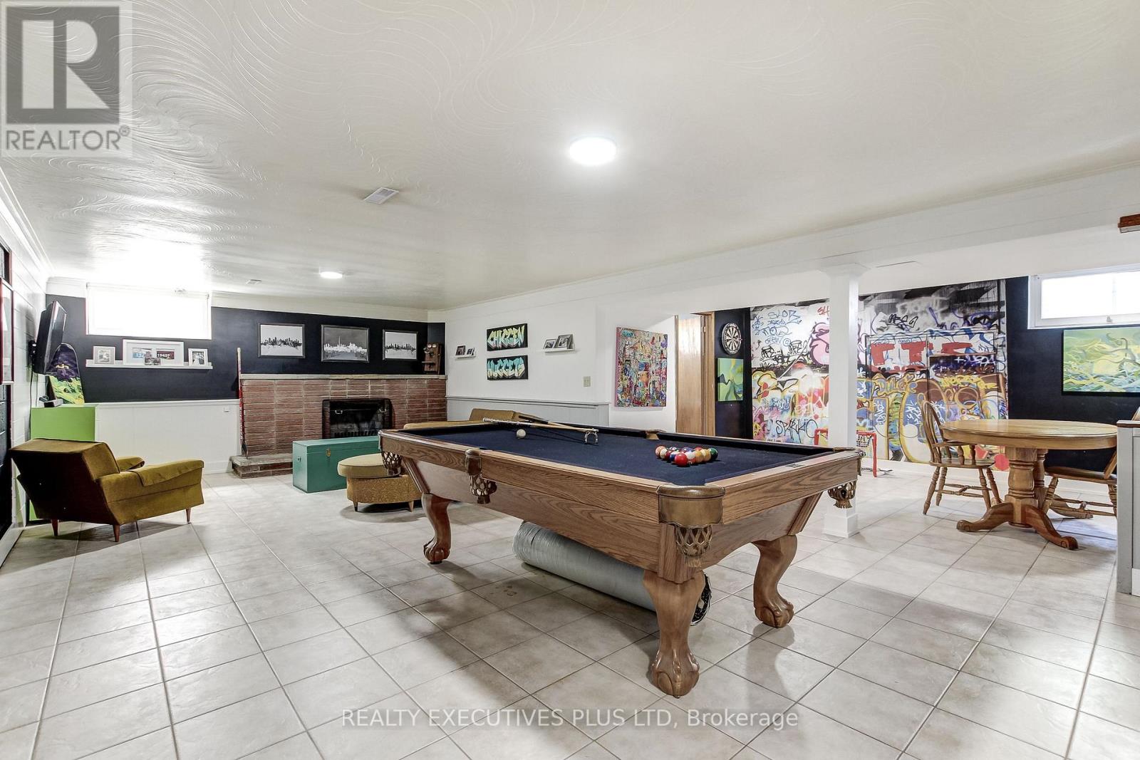 114 NEILSON DRIVE - 29