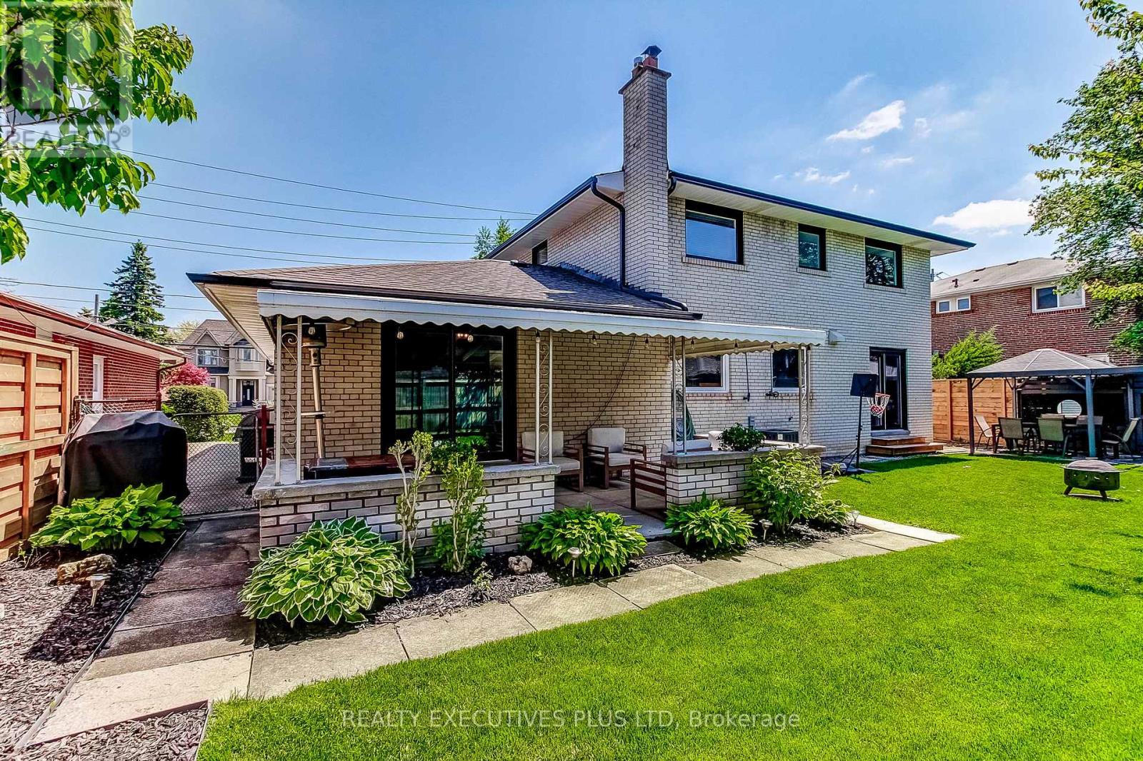 114 NEILSON DRIVE - 36