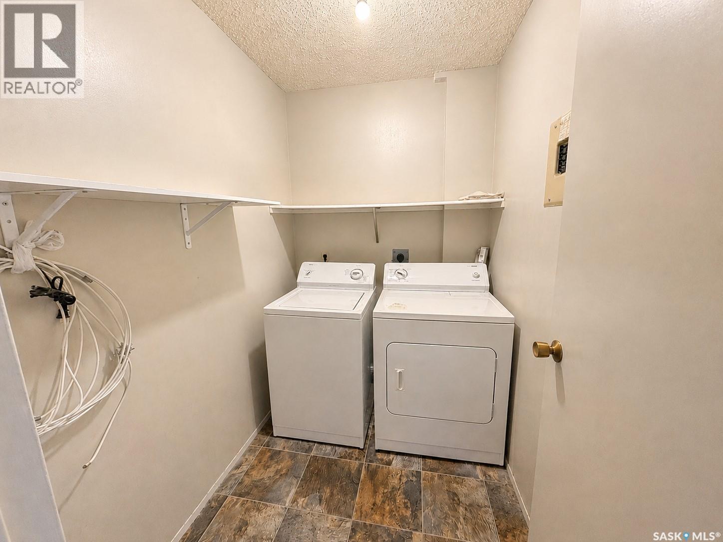 #301 203A Tait PLACE - 10
