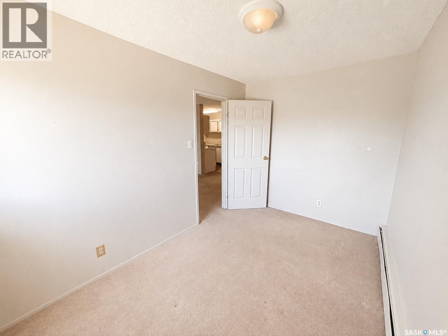 #301 203A Tait PLACE - 4