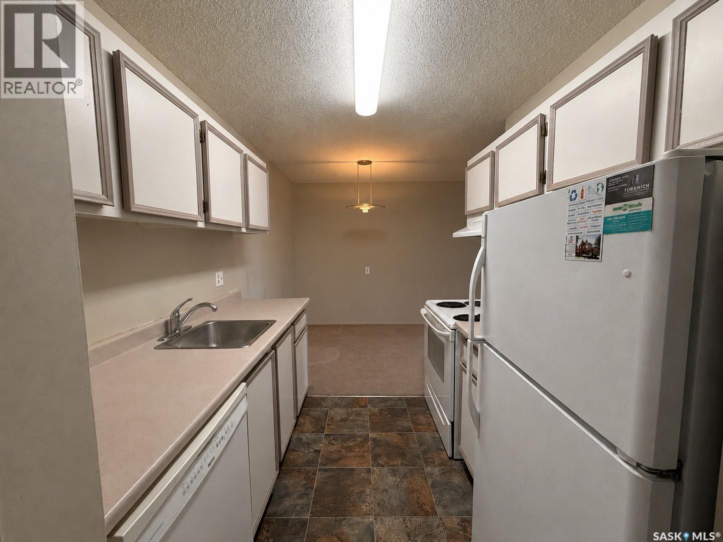 #301 203A Tait PLACE - 7
