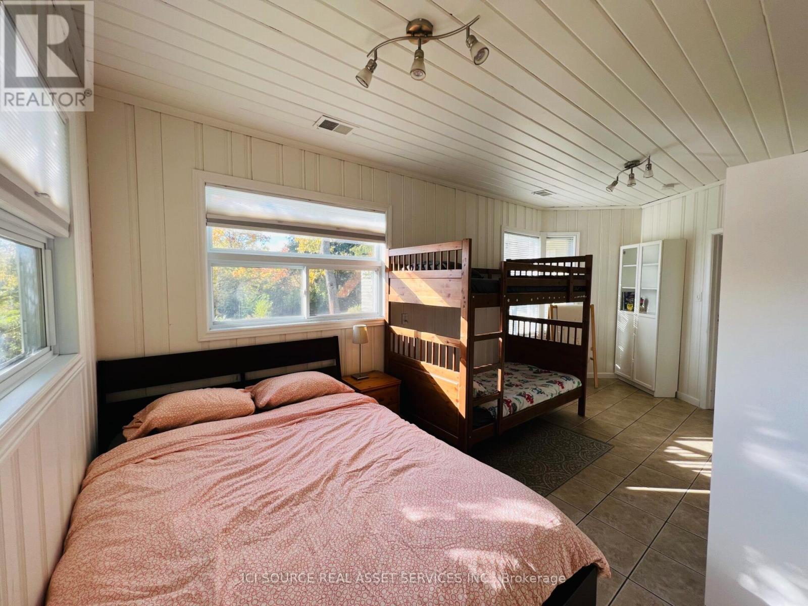 8 RENWOOD PLACE - 23