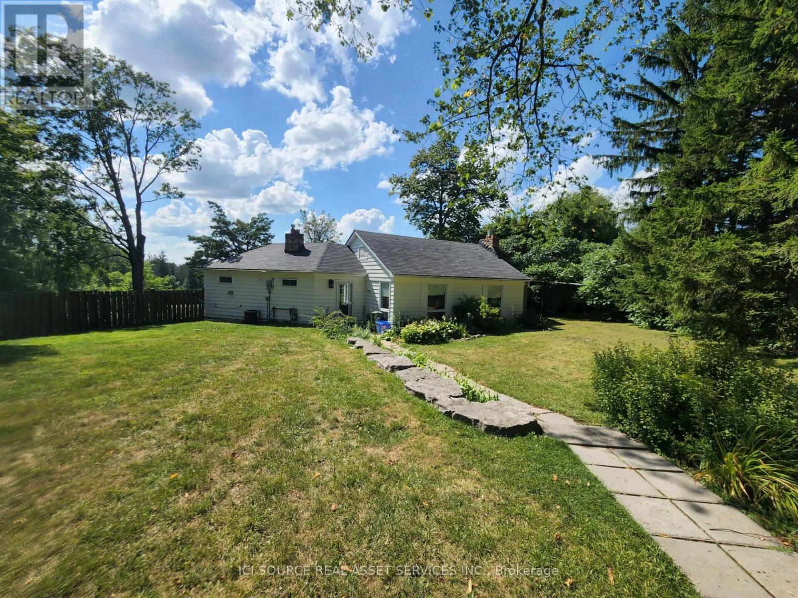 8 RENWOOD PLACE - 3