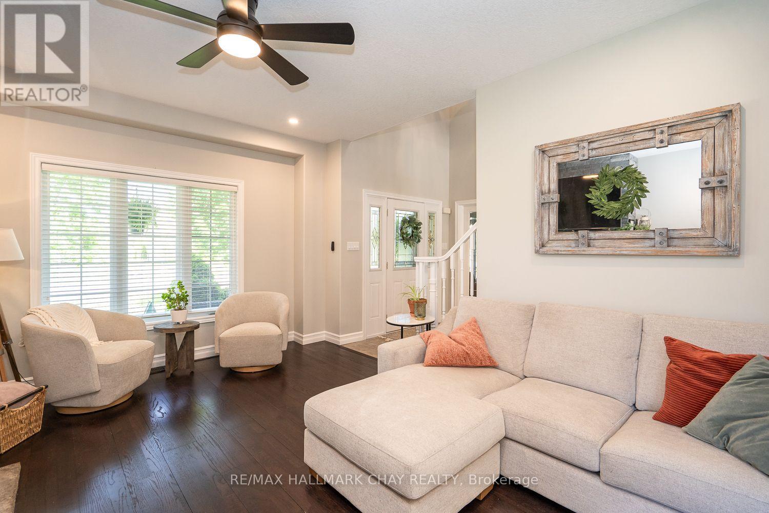 23 SOMERVILLE CRESCENT - 11