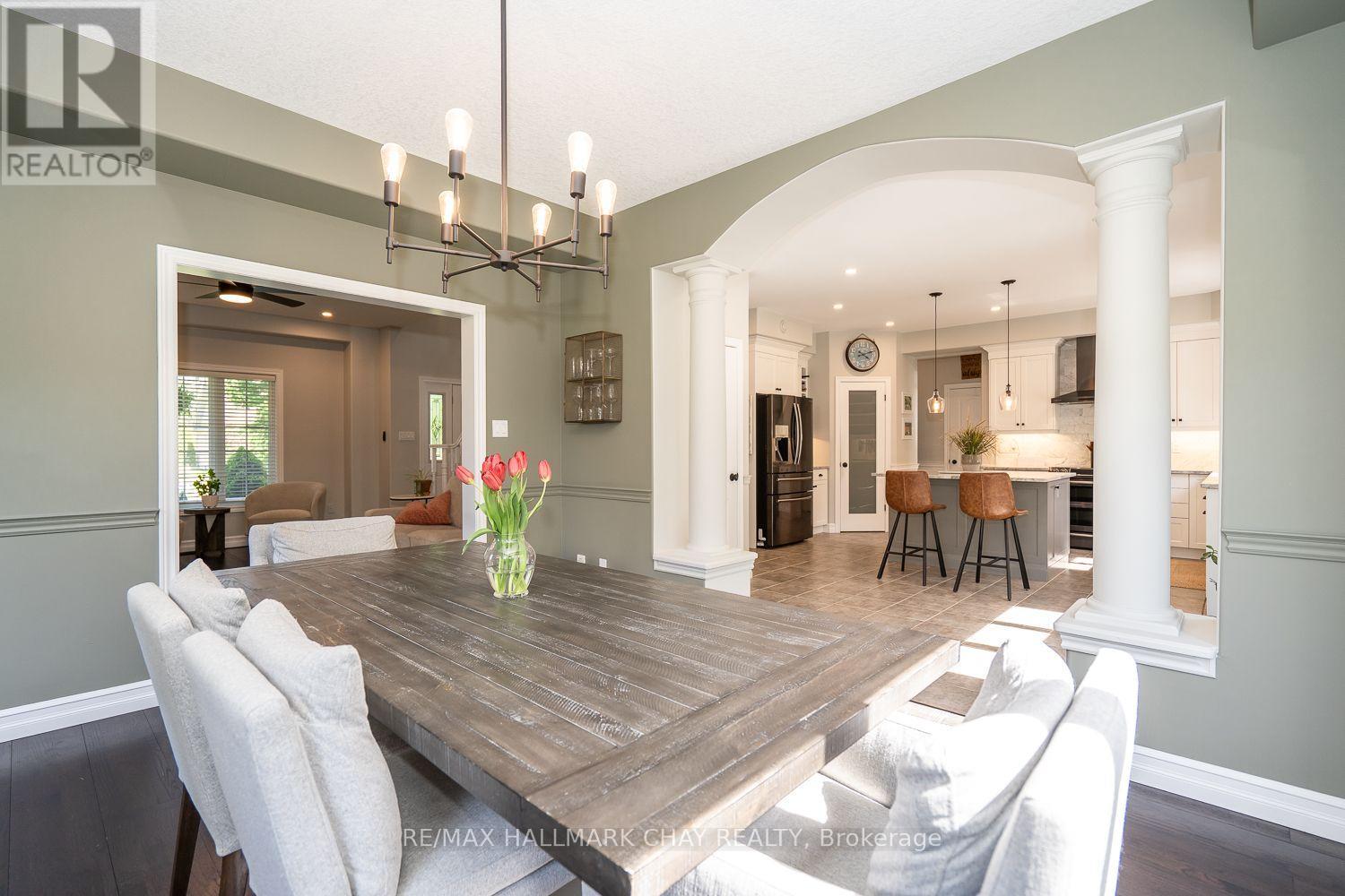 23 SOMERVILLE CRESCENT - 14