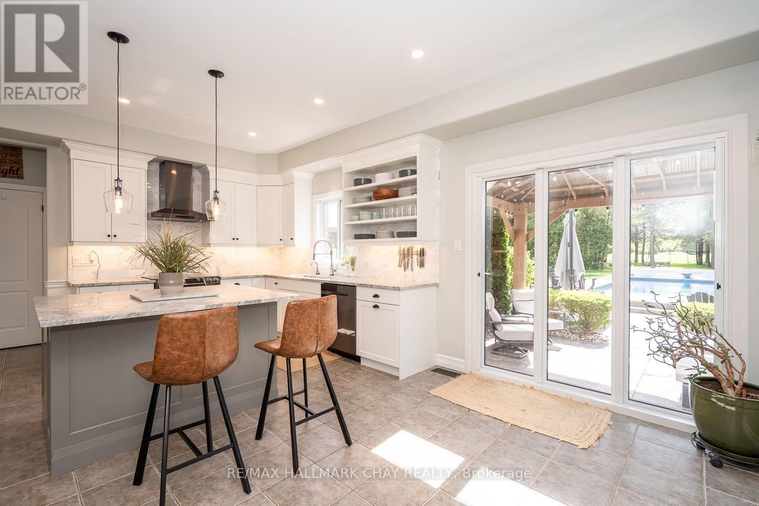 23 SOMERVILLE CRESCENT - 17