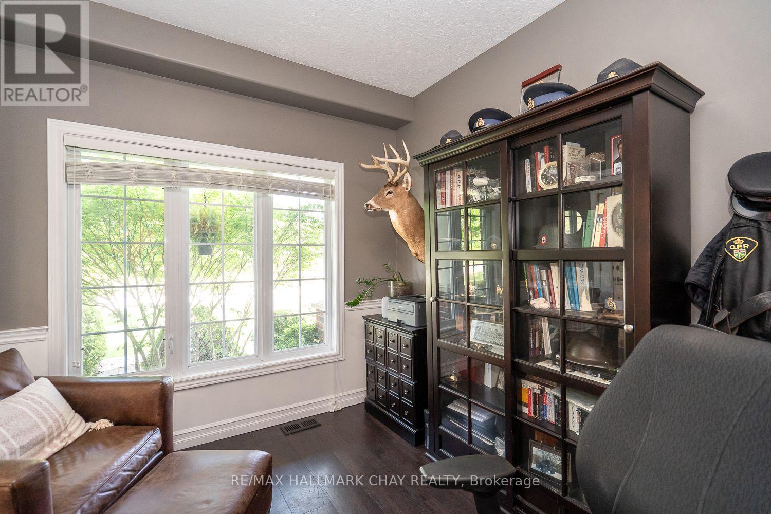 23 SOMERVILLE CRESCENT - 21