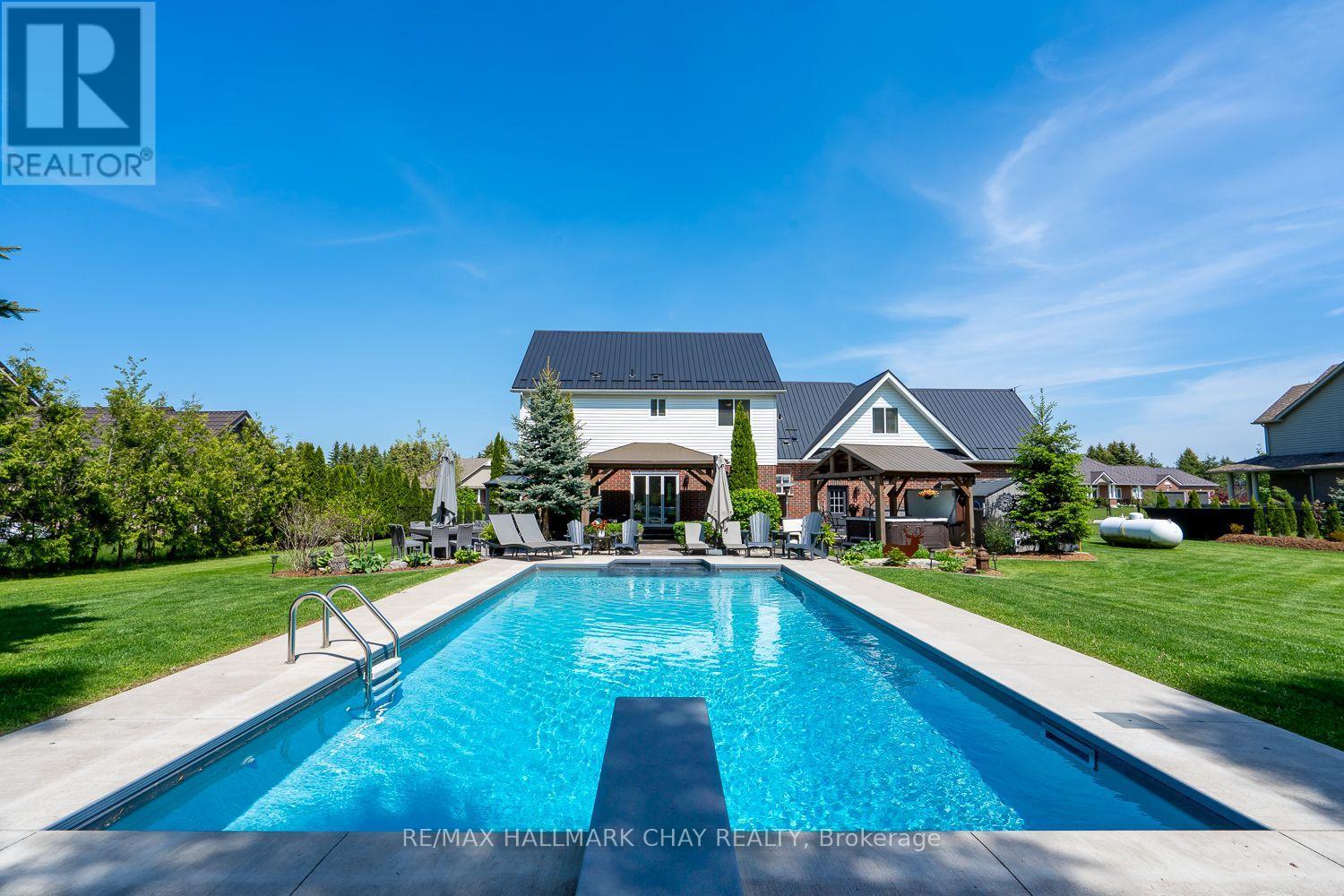 23 SOMERVILLE CRESCENT - 28