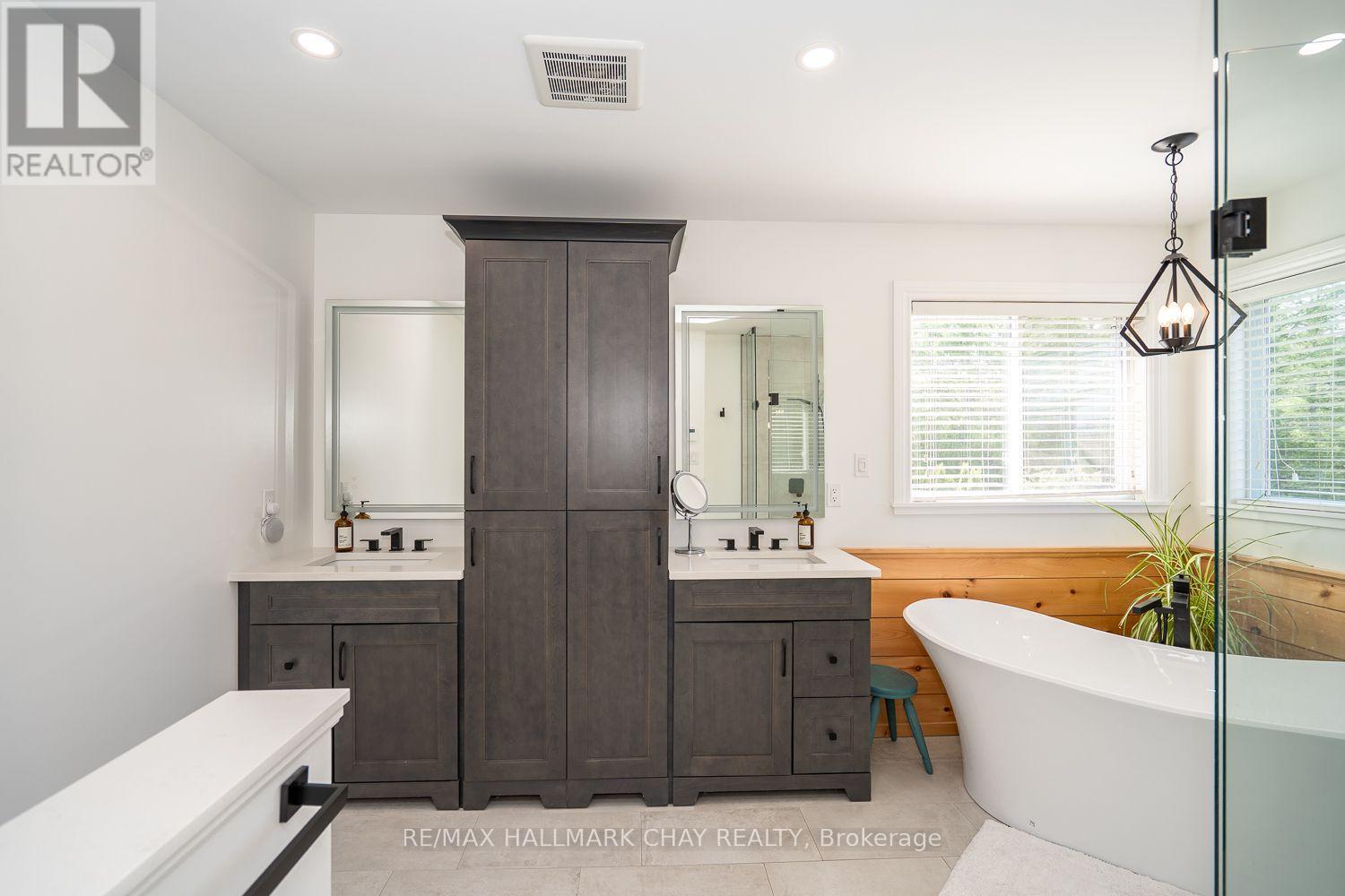 23 SOMERVILLE CRESCENT - 39