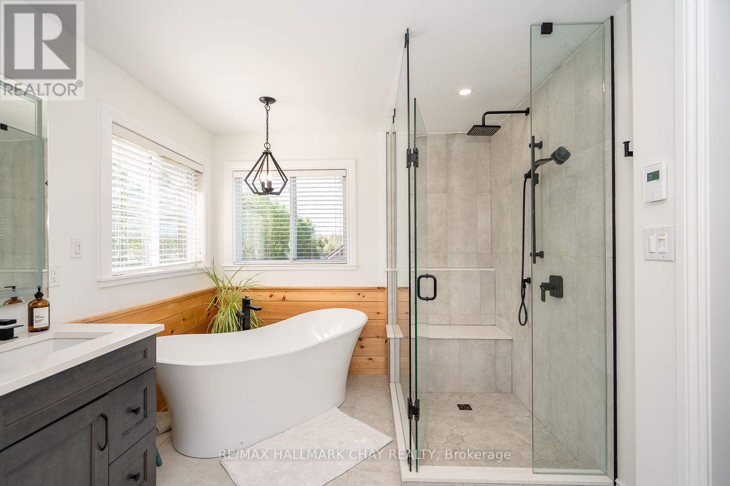 23 SOMERVILLE CRESCENT - 4