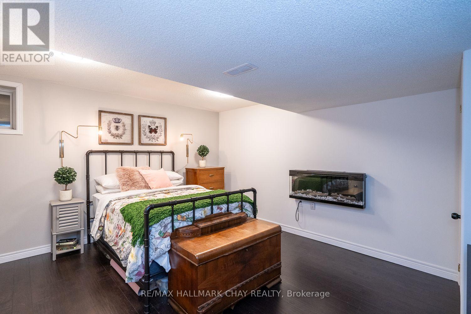 23 SOMERVILLE CRESCENT - 45