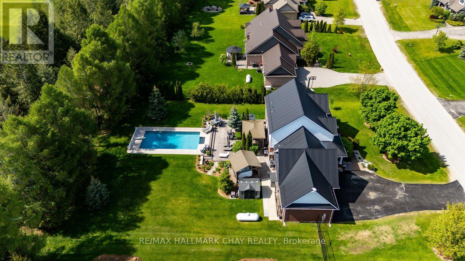 23 SOMERVILLE CRESCENT - 48
