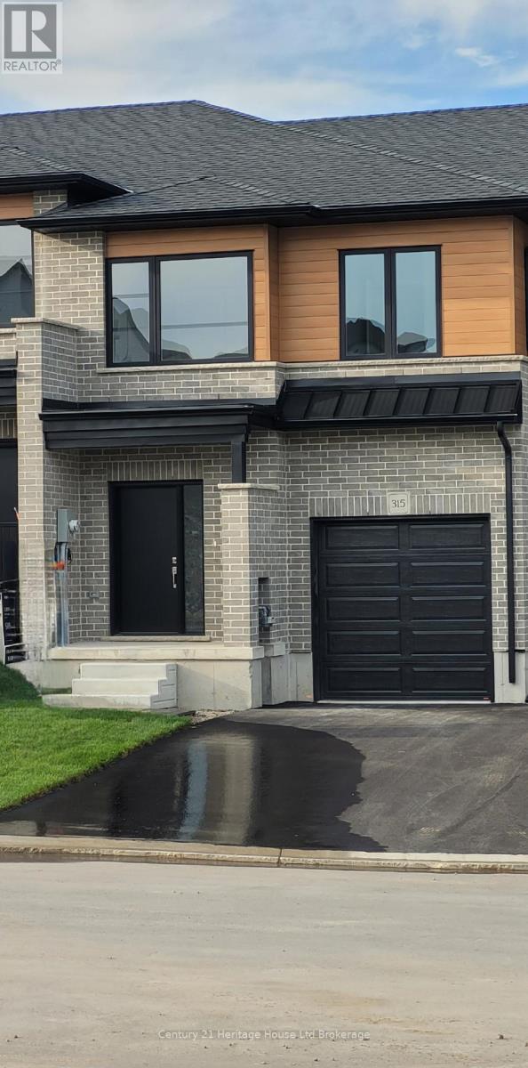 315 KADING CRESCENT - 2